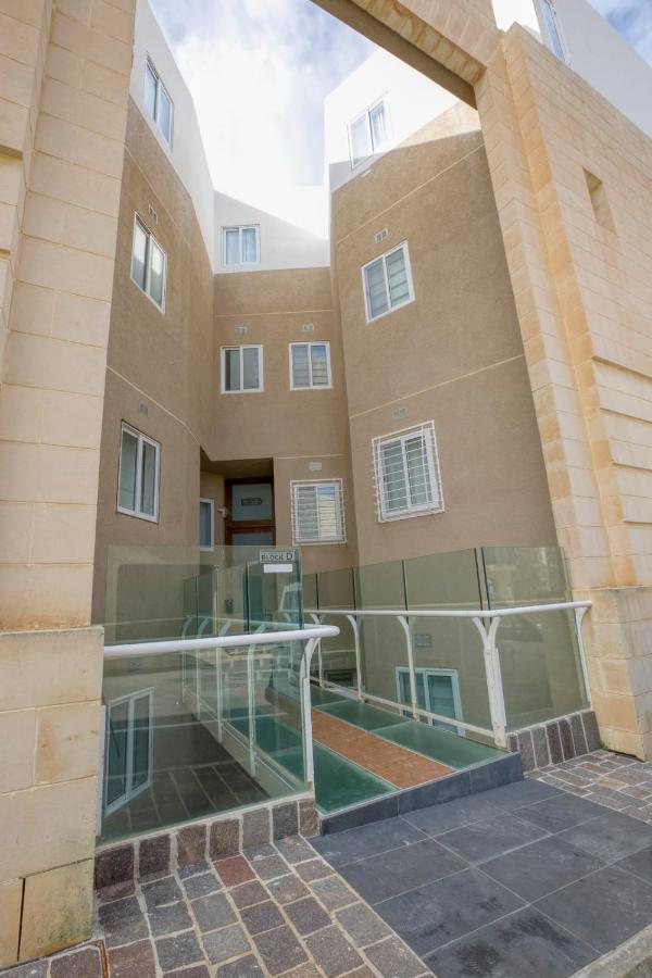 Apartment With Pool-Hosted By Sweetstay Zebbug  Екстер'єр фото